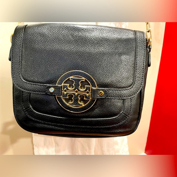 Tory Burch Handbags - Pre-loved Tory Burch crossbody bag.
